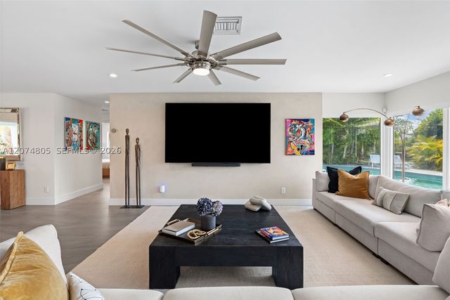 2812 NE 28th St, Fort Lauderdale, FL 33306