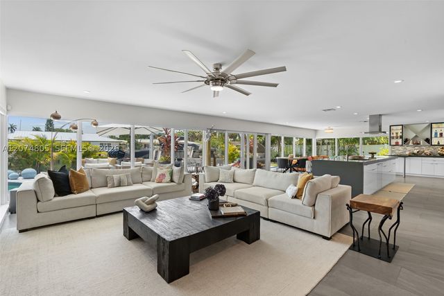 2812 NE 28th St, Fort Lauderdale, FL 33306