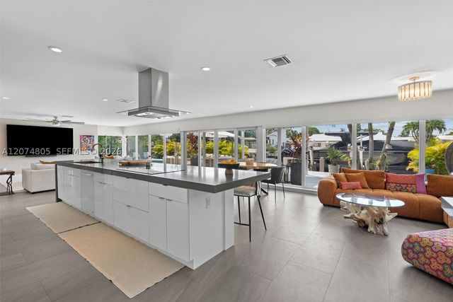 2812 NE 28th St, Fort Lauderdale, FL 33306