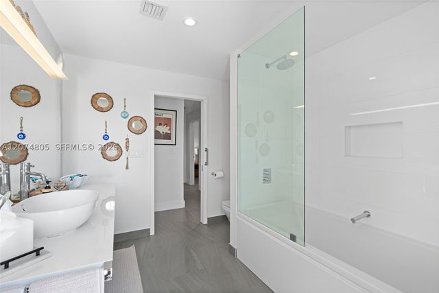 2812 NE 28th St, Fort Lauderdale, FL 33306