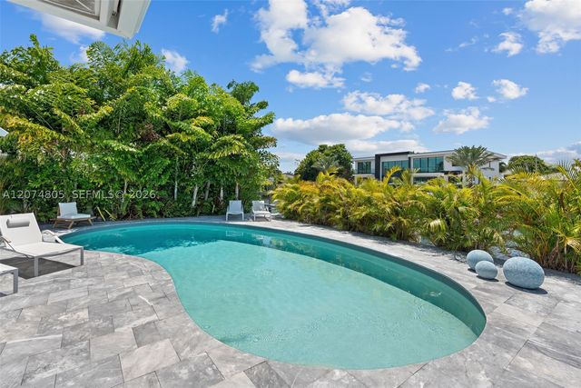 2812 NE 28th St, Fort Lauderdale, FL 33306