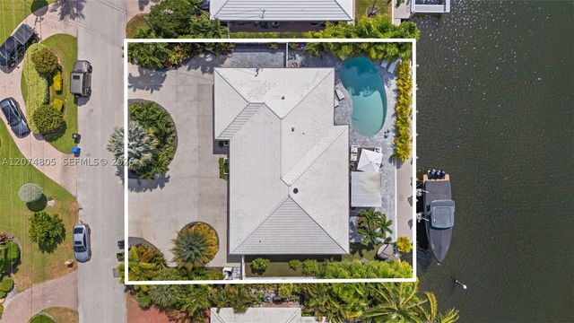 2812 NE 28th St, Fort Lauderdale, FL 33306