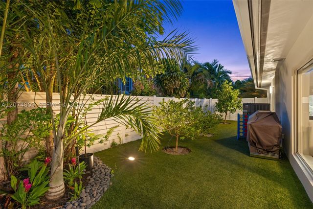 2812 NE 28th St, Fort Lauderdale, FL 33306