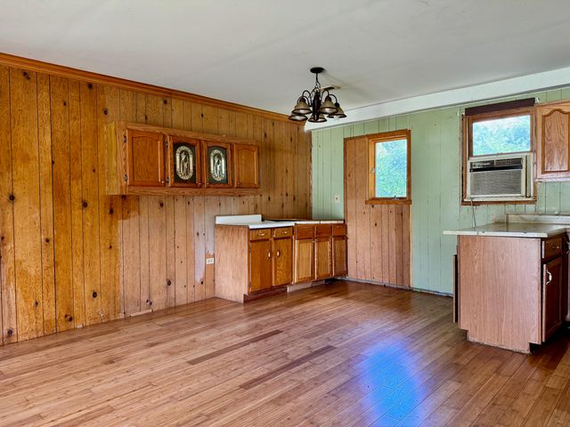 6620 E State Road 10, Knox, IN 46534