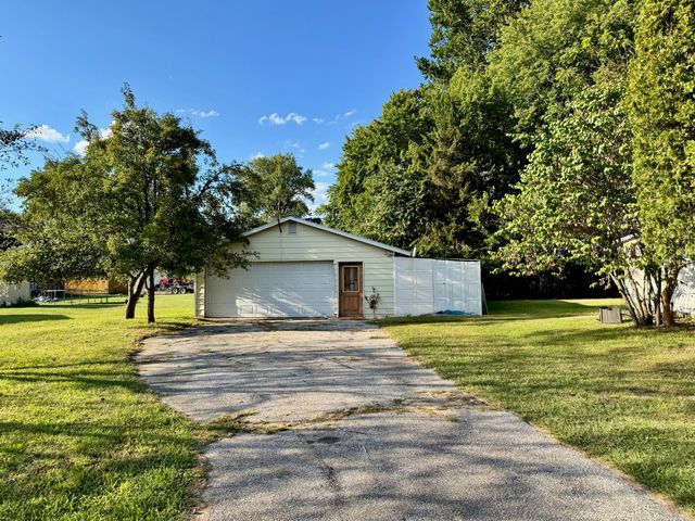 6620 E State Road 10, Knox, IN 46534