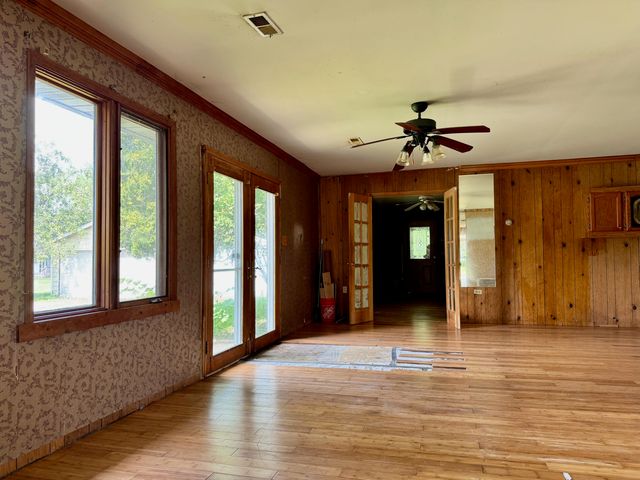 6620 E State Road 10, Knox, IN 46534