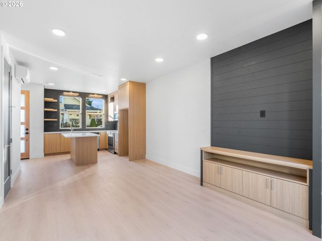6209 Ne Stanton St, Portland, OR 97213