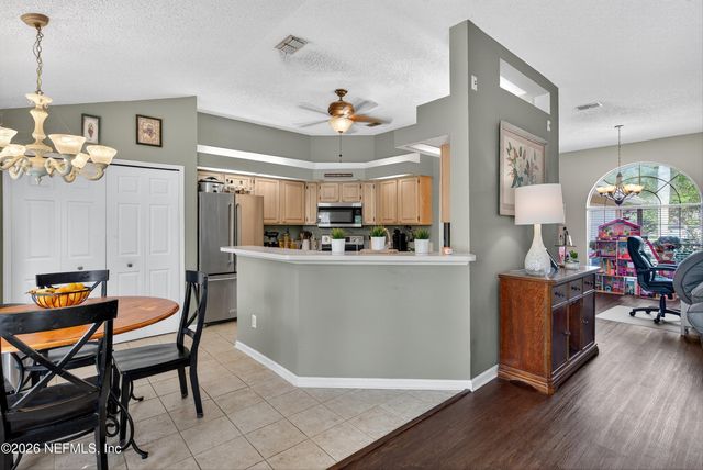 629 HUMMINGBIRD Court, Jacksonville, FL 32259