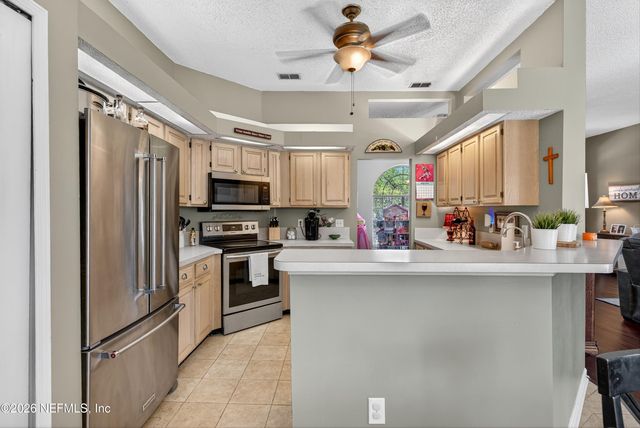 629 HUMMINGBIRD Court, Jacksonville, FL 32259