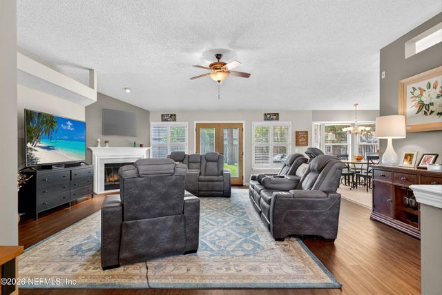 629 HUMMINGBIRD Court, Jacksonville, FL 32259