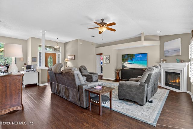 629 HUMMINGBIRD Court, Jacksonville, FL 32259