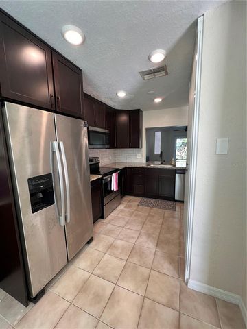 16543 LAKE BRIGADOON CIRCLE, Tampa, FL 33618