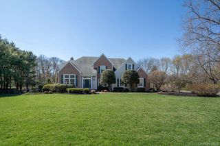 72 Norwood Road, Northport, NY 11768