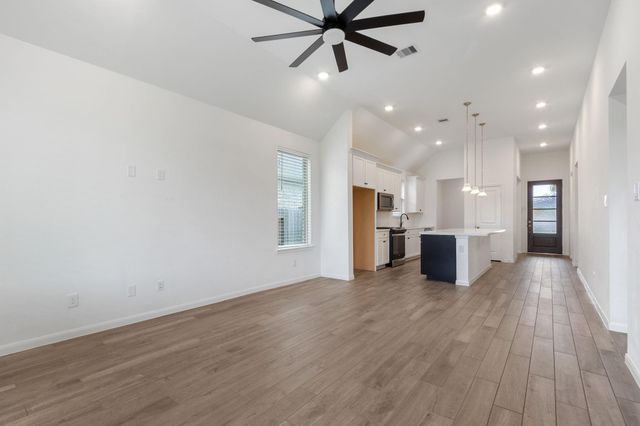 18830 Shadowfax Trail, Tomball, TX 77377