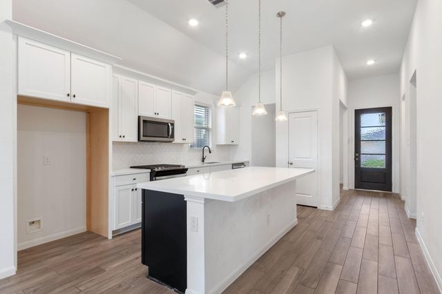 18830 Shadowfax Trail, Tomball, TX 77377