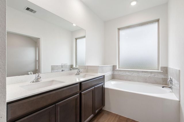 18830 Shadowfax Trail, Tomball, TX 77377