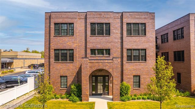 932 W 11 Mile Road, Royal Oak, MI 48067