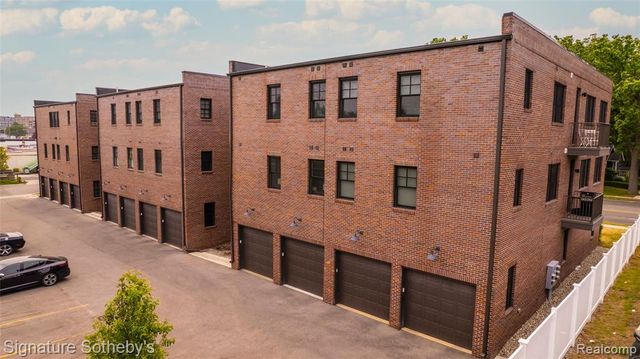 932 W 11 Mile Road, Royal Oak, MI 48067