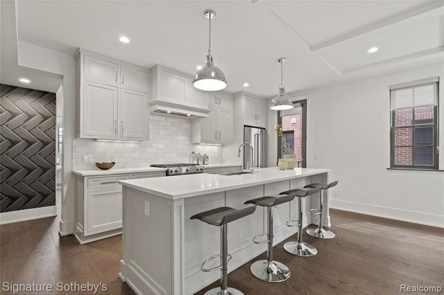 932 W 11 Mile Road, Royal Oak, MI 48067