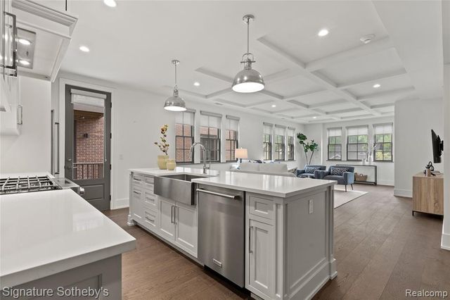 932 W 11 Mile Road, Royal Oak, MI 48067