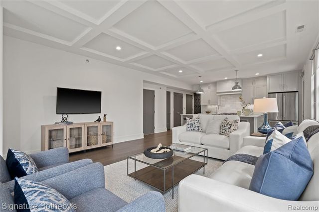 932 W 11 Mile Road, Royal Oak, MI 48067