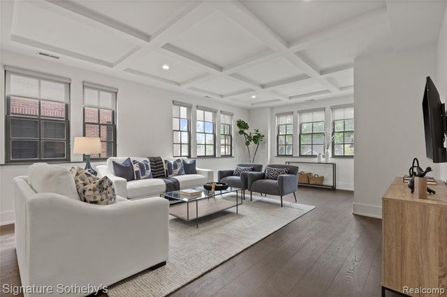 932 W 11 Mile Road, Royal Oak, MI 48067