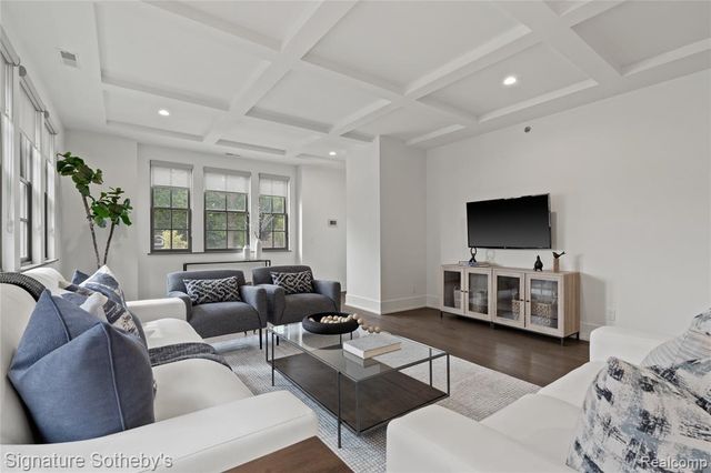 932 W 11 Mile Road, Royal Oak, MI 48067