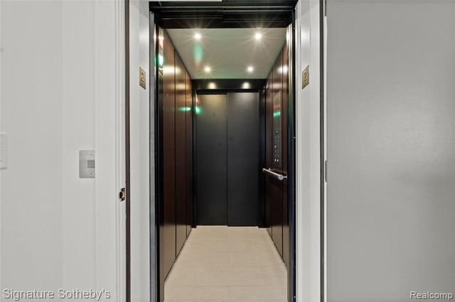 932 W 11 Mile Road, Royal Oak, MI 48067