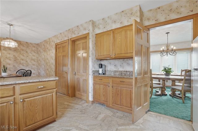 721 E Ford Avenue, Barberton, OH 44203