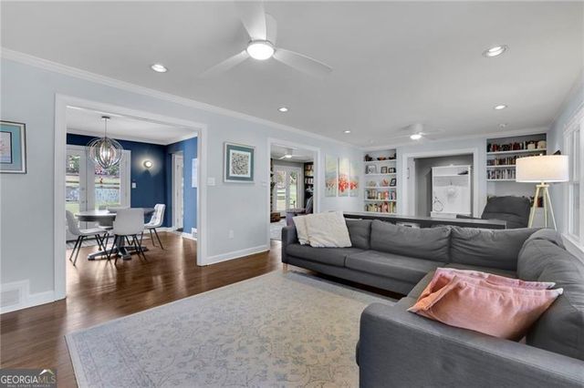 2476 Burnt Leaf Lane, Decatur, GA 30033