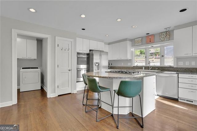 2476 Burnt Leaf Lane, Decatur, GA 30033