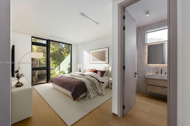 3144 Elizabeth St, Coconut Grove, FL 33133