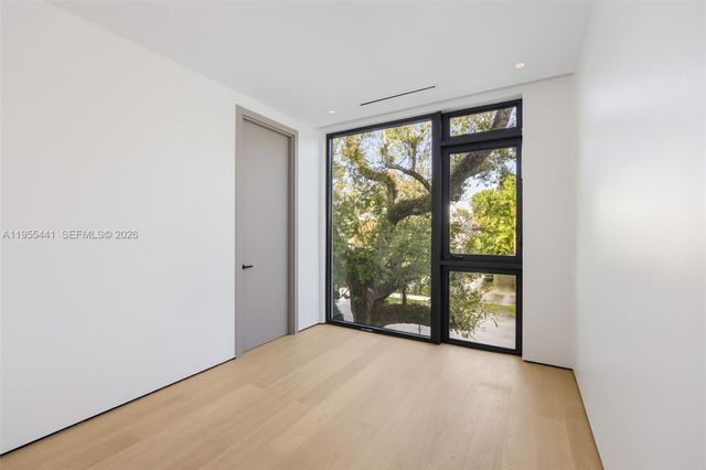 3144 Elizabeth St, Coconut Grove, FL 33133