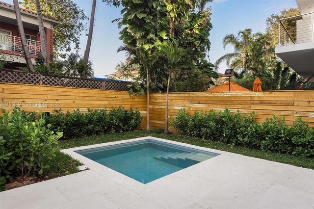 3144 Elizabeth St, Coconut Grove, FL 33133