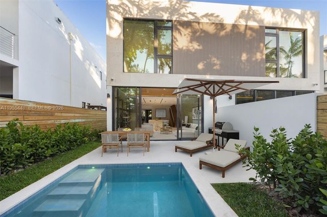 3144 Elizabeth St, Coconut Grove, FL 33133