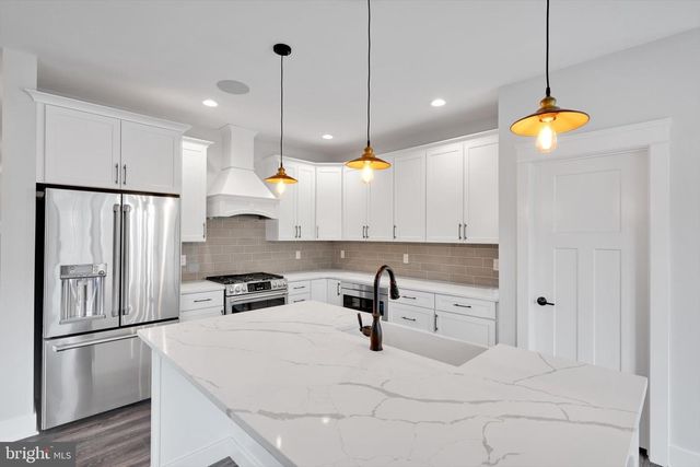 4 PINE TREE DR, New Cumberland, PA 17070