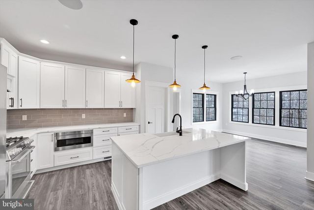 4 PINE TREE DR, New Cumberland, PA 17070