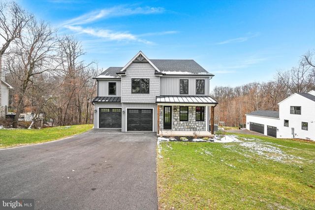 4 PINE TREE DR, New Cumberland, PA 17070