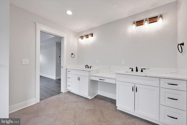 4 PINE TREE DR, New Cumberland, PA 17070