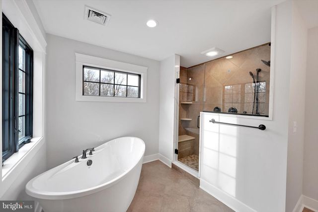 4 PINE TREE DR, New Cumberland, PA 17070