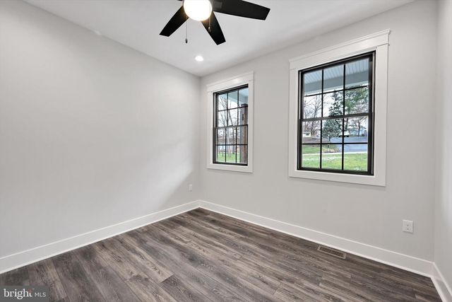 4 PINE TREE DR, New Cumberland, PA 17070