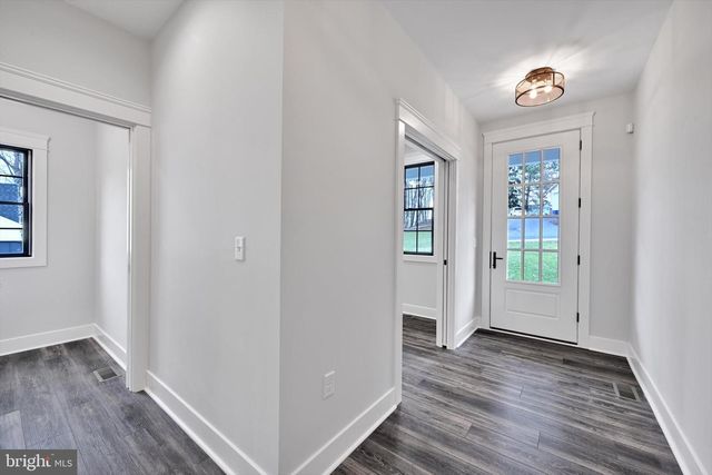 4 PINE TREE DR, New Cumberland, PA 17070