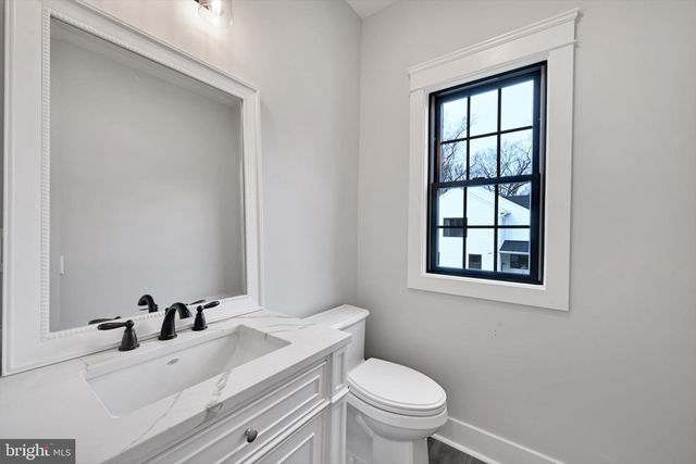 4 PINE TREE DR, New Cumberland, PA 17070