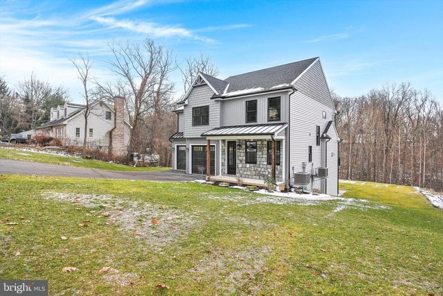 4 PINE TREE DR, New Cumberland, PA 17070