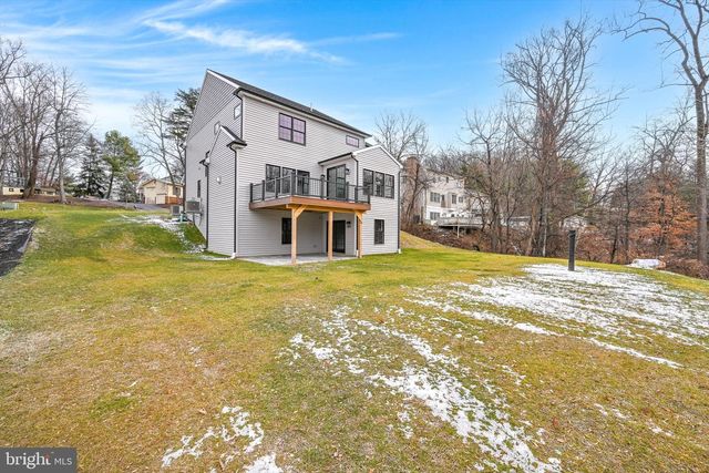 4 PINE TREE DR, New Cumberland, PA 17070