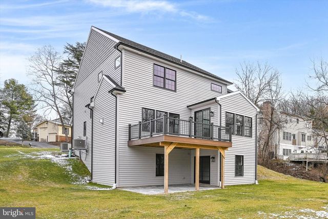 4 PINE TREE DR, New Cumberland, PA 17070