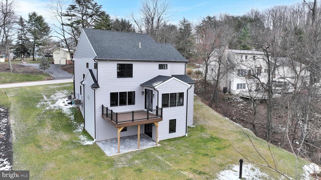 4 PINE TREE DR, New Cumberland, PA 17070