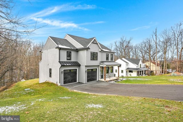 4 PINE TREE DR, New Cumberland, PA 17070