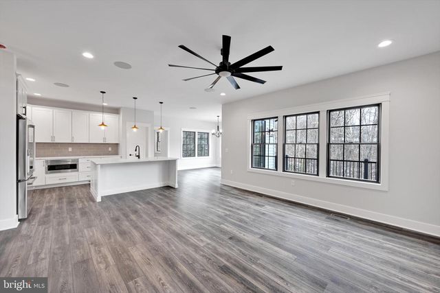 4 PINE TREE DR, New Cumberland, PA 17070