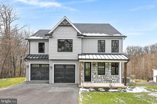 4 PINE TREE DR, New Cumberland, PA 17070